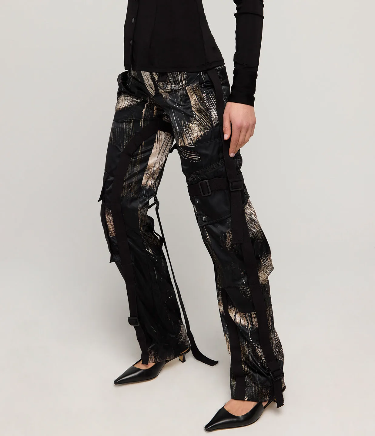 Classic Cargo Pants in Painted Black